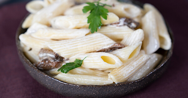 kremali-mantarli-makarna-asama5-yemekcom