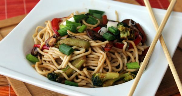 Sebzeli Noodle