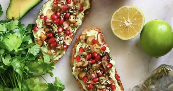 Mantar ve Avokadolu Tost