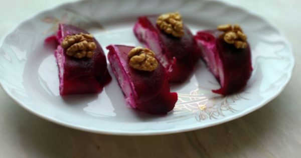 Pancarlı Peynir Salatası