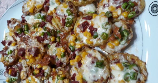 Patates Yatağında Kahvaltılık Pizza