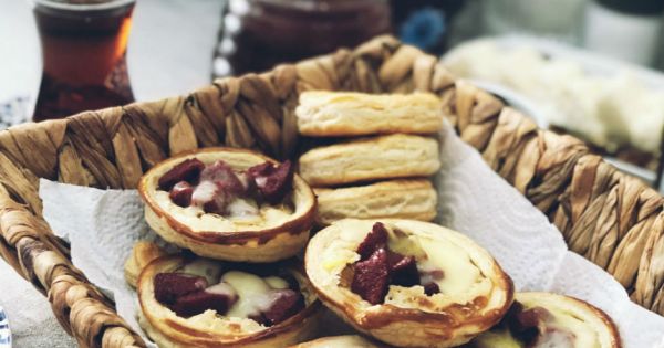 Sucuklu ve Kaşarlı Milföy Çanağı
