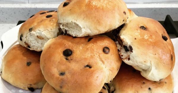 Schokobrötchen (Çikolatalı Poğaça)