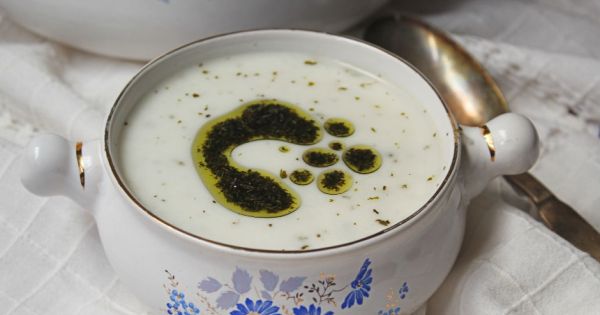 Yumurtasız Yoğurt Çorbası