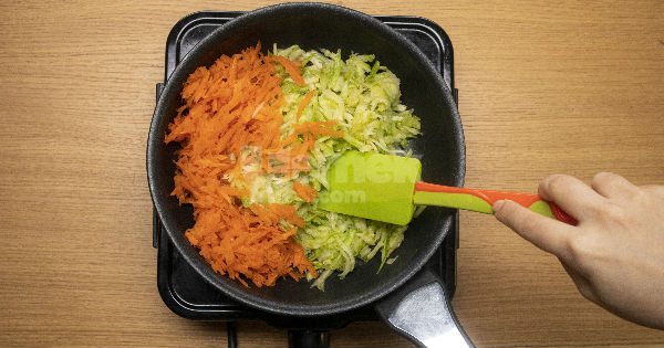 yogurtlu-kabakli-havuc-salatasi3