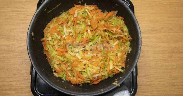 yogurtlu-kabakli-havuc-salatasi4