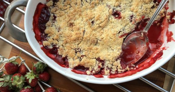 Çilekli Crumble
