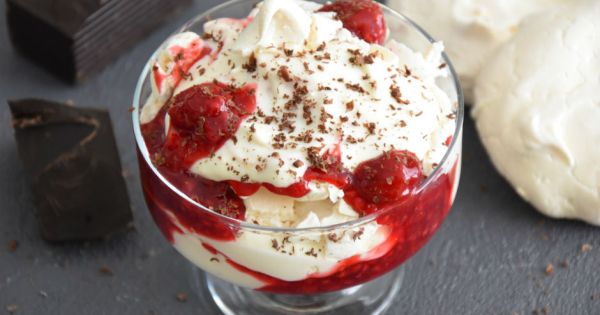Orman Meyveli Eton Mess Tatlısı