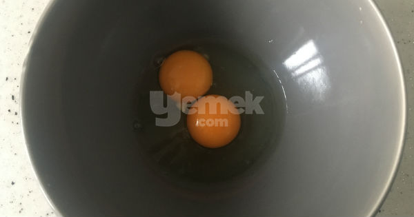 2-yumurtali-sodali-kek1