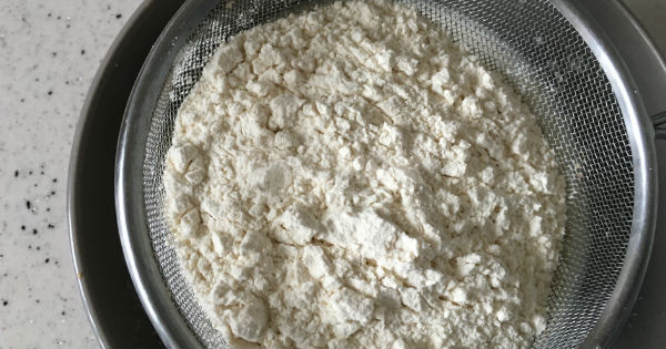 2-yumurtali-sodali-kek4