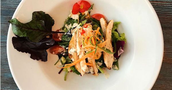 Binadalar Soslu Izgara Tavuklu Salata