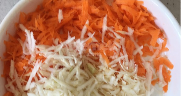 havuclu-elmali-kereviz-salatasi-3