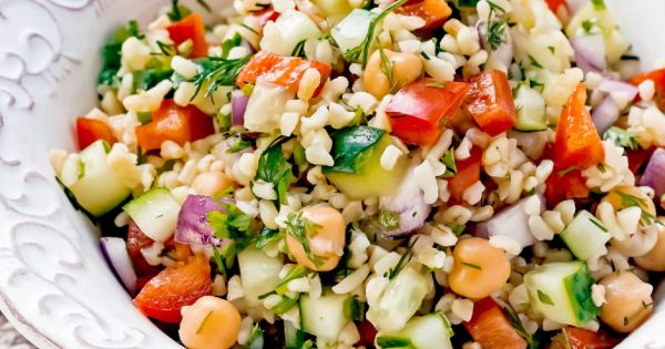Nohutlu Bulgur Salatası