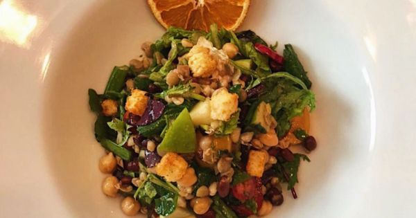 Vinigret Soslu Bakliyat Salatası