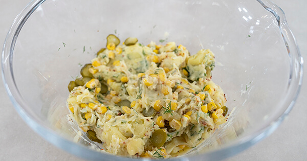 yogurtlu-patates-salatasi-asama4-yemekcom