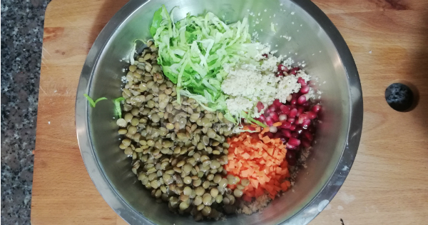 bulgurlu-yesil-mercimek-salatasi-asama-5