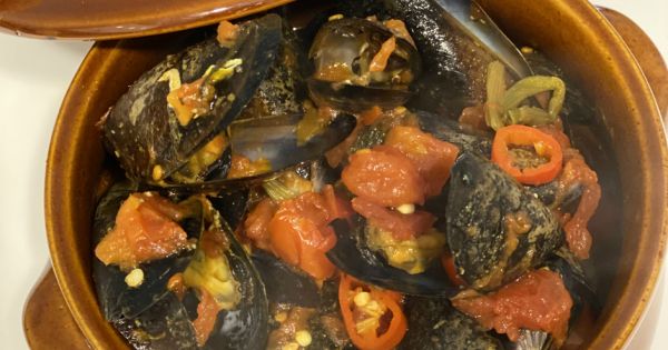 Kerevizli Domatesli Midye Çorbası
