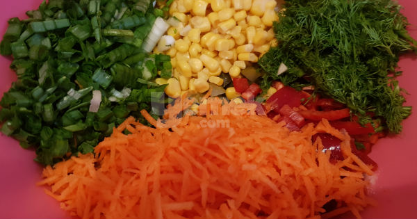 renkli-sehriye-salatasi1