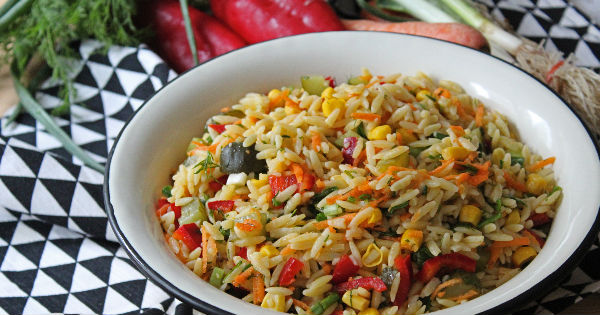 renkli-sehriye-salatasi3