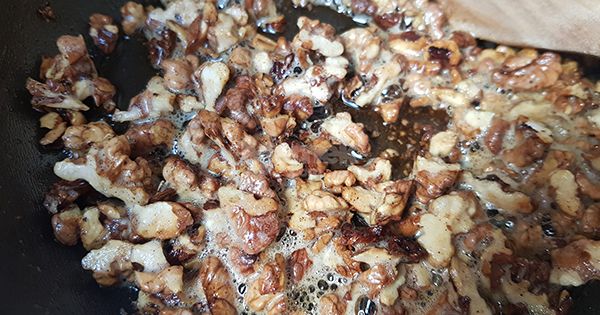yogurtlu-cevizli-mantar-salatasi-adim-3