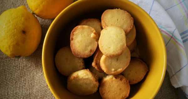 4 Malzemeli Limonlu Kurabiye