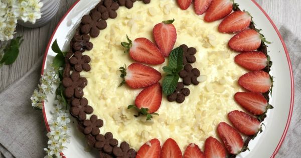 Kakaolu Çilekli Tart