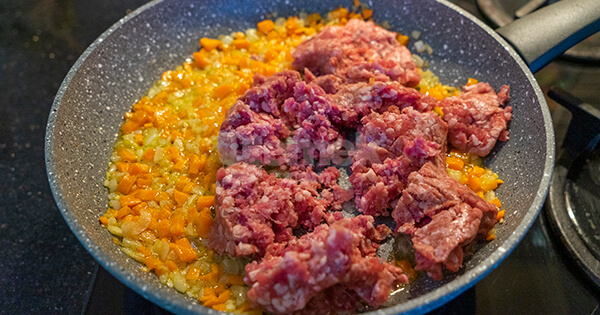 bolonez-soslu-makarna-asama-2