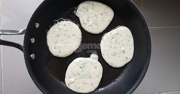 kahvaltilik-peynilri-pancake-adim-3