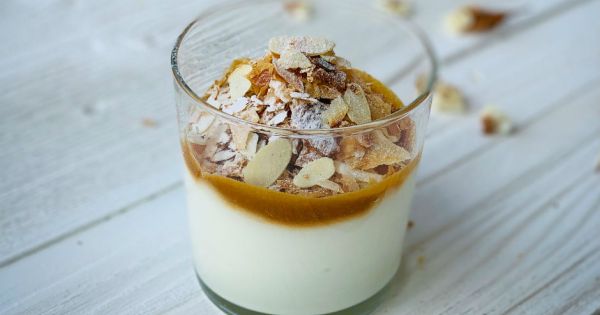 Karamel Soslu Milföy Kırıntılı Muhallebi