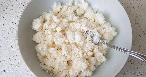 4-malzemeli-sekersiz-pasta-adim-2