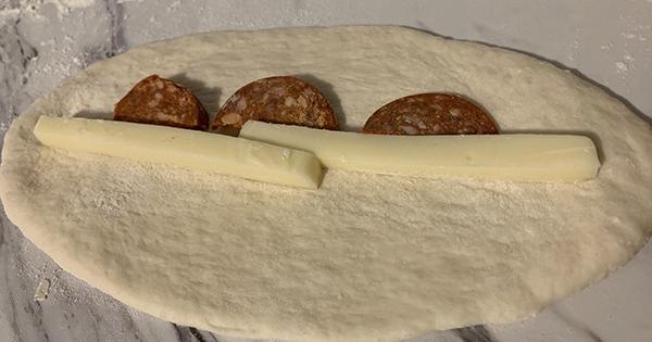 kasarli-sucuklu-kapali-pide-adim-3