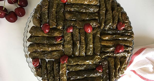 zeytinyagli-visneli-yaprak-sarma-tarifi