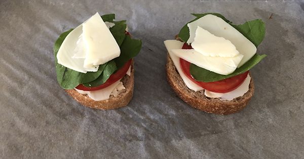 domatesli-rokali-tost-adim-2
