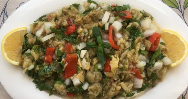 Közlenmiş Patlıcan Salatası