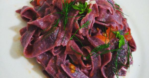 Ev Yapımı Mor Fettuccine