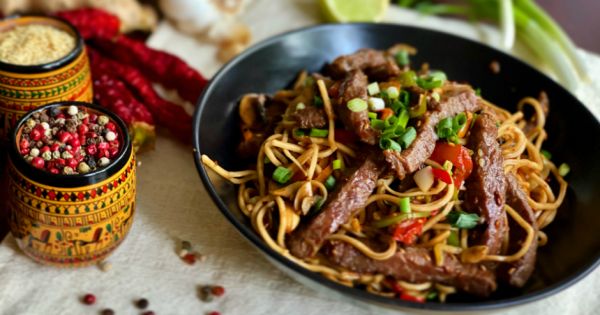 Etli Sebzeli Noodle