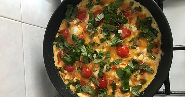 feslegenli-peynirli-bol-malzemeli-omlet-adim-3