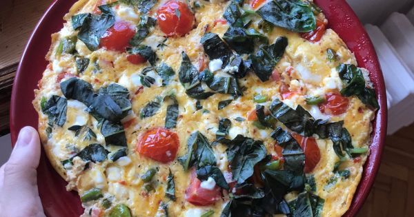 Fesleğenli Peynirli Bol Malzemeli Omlet