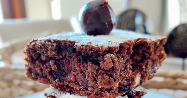 Vişneli Islak Brownie