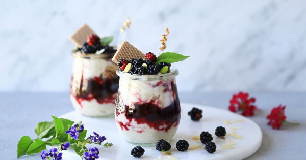 Böğürtlen Soslu Yulaflı Muhallebi