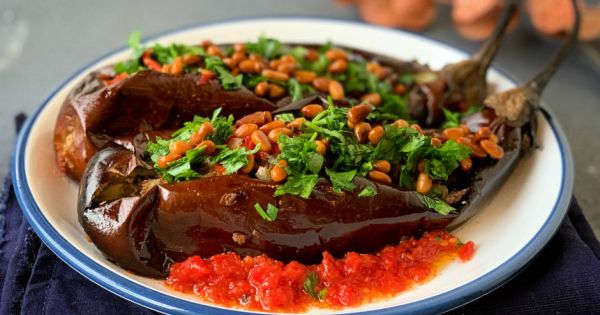 Kuş Üzümlü Fıstıklı Fırında Karnıyarık