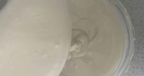 beyaz-cikolatali-muss-adim-4