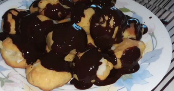 Çikolata Soslu Profiterol