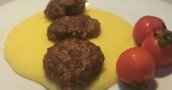 Patates Püresi ve Sucuk Köfte