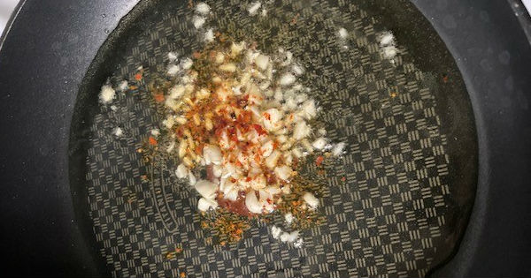 domatesli-feslegen-soslu-kofte-adim-3