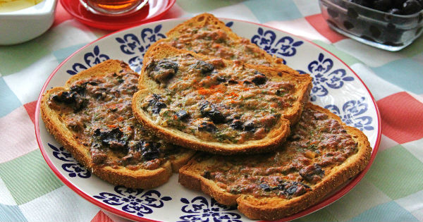 firinda-zeytinli-kizarmis-ekmek3