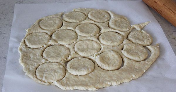 mayasiz-peynirli-pisi-asama-6