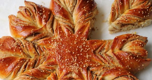 Tahinli Çiçek Çörek