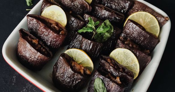 Zeytinyağlı Kuru Patlıcan Dolması