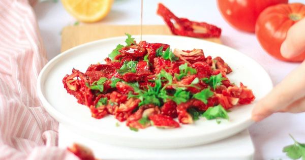 Kuru Domates Salatası